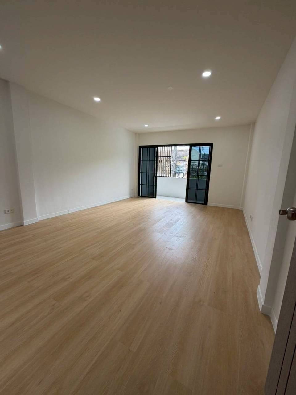 หมู่บ้านโกลเด้นวิลล์ 5 WR-04645 3