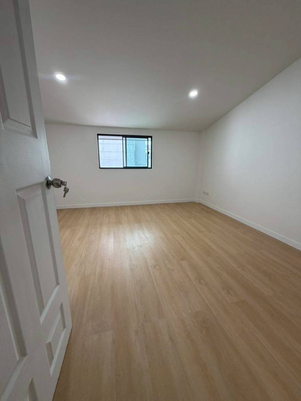 หมู่บ้านโกลเด้นวิลล์ 5 WR-04645 4