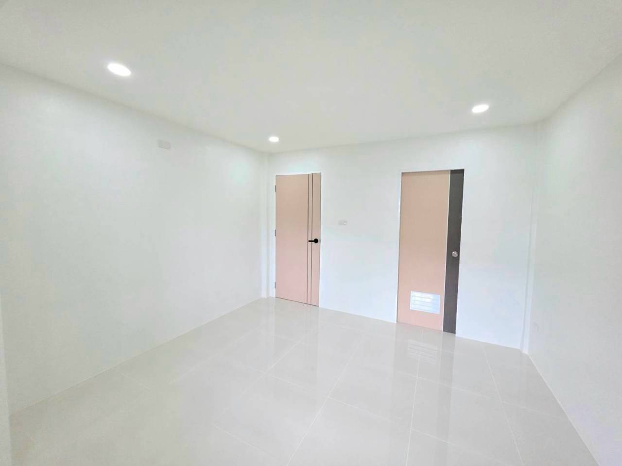 หมู่บ้านร็อคการ์เด้น บายพาส WR-04683 3