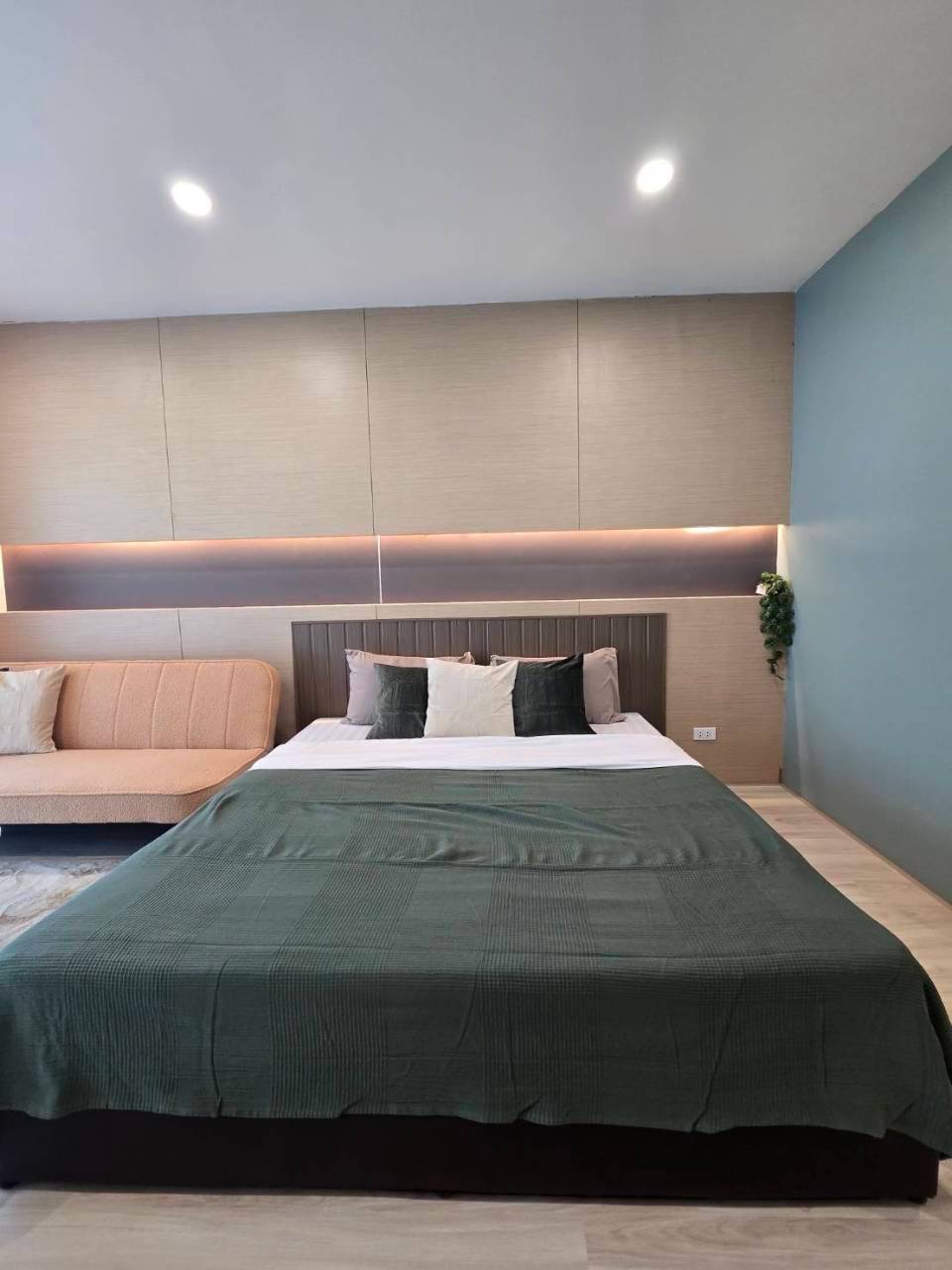 Phanason The Green Place Condominium WR-04724 3