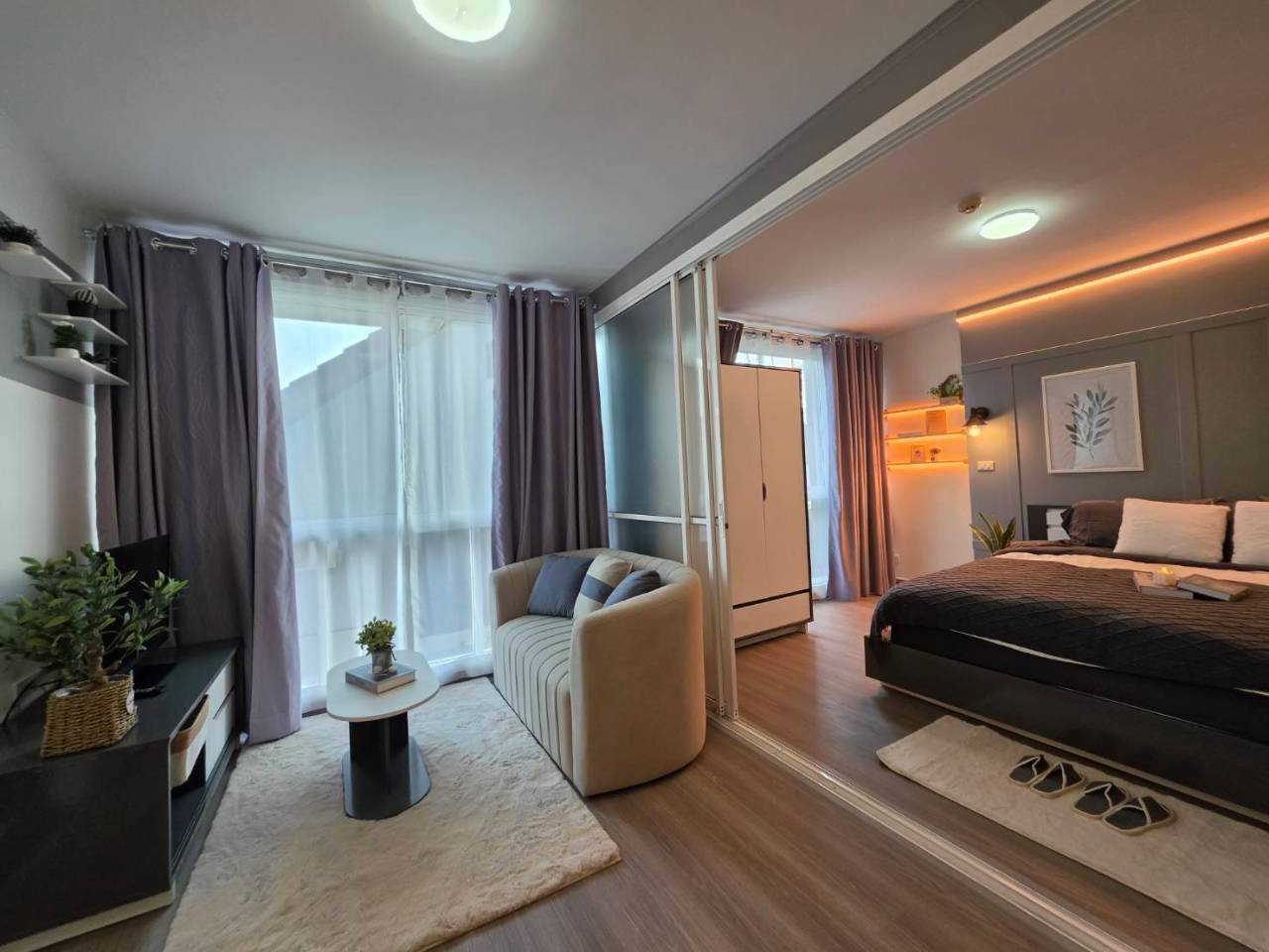 The Wide Condominium WR-04732 4