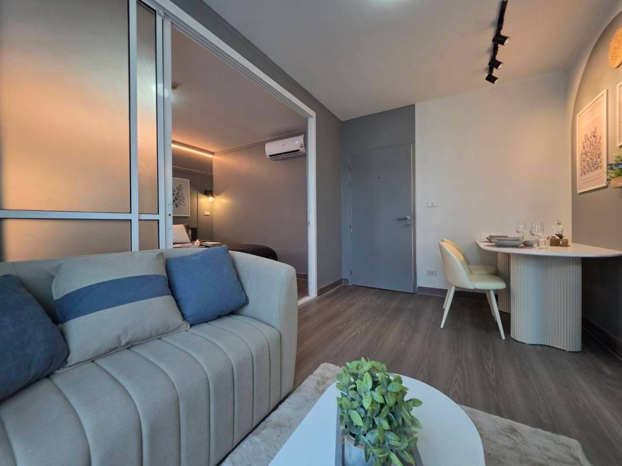 The Wide Condominium WR-04732 6