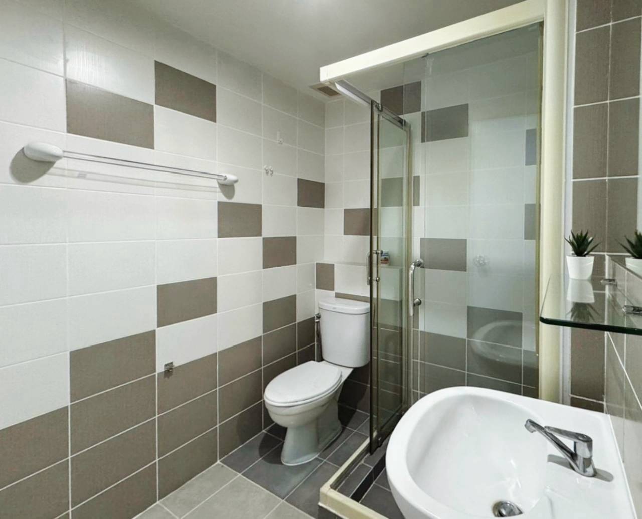 Zcape 3 Condominium WR-04754 9