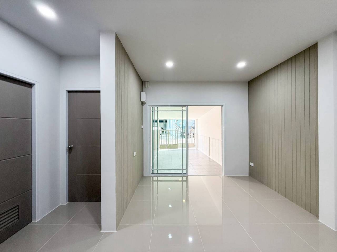 หมู่บ้านพร้อมพันธ์ ลักกงษี WR-04737 5