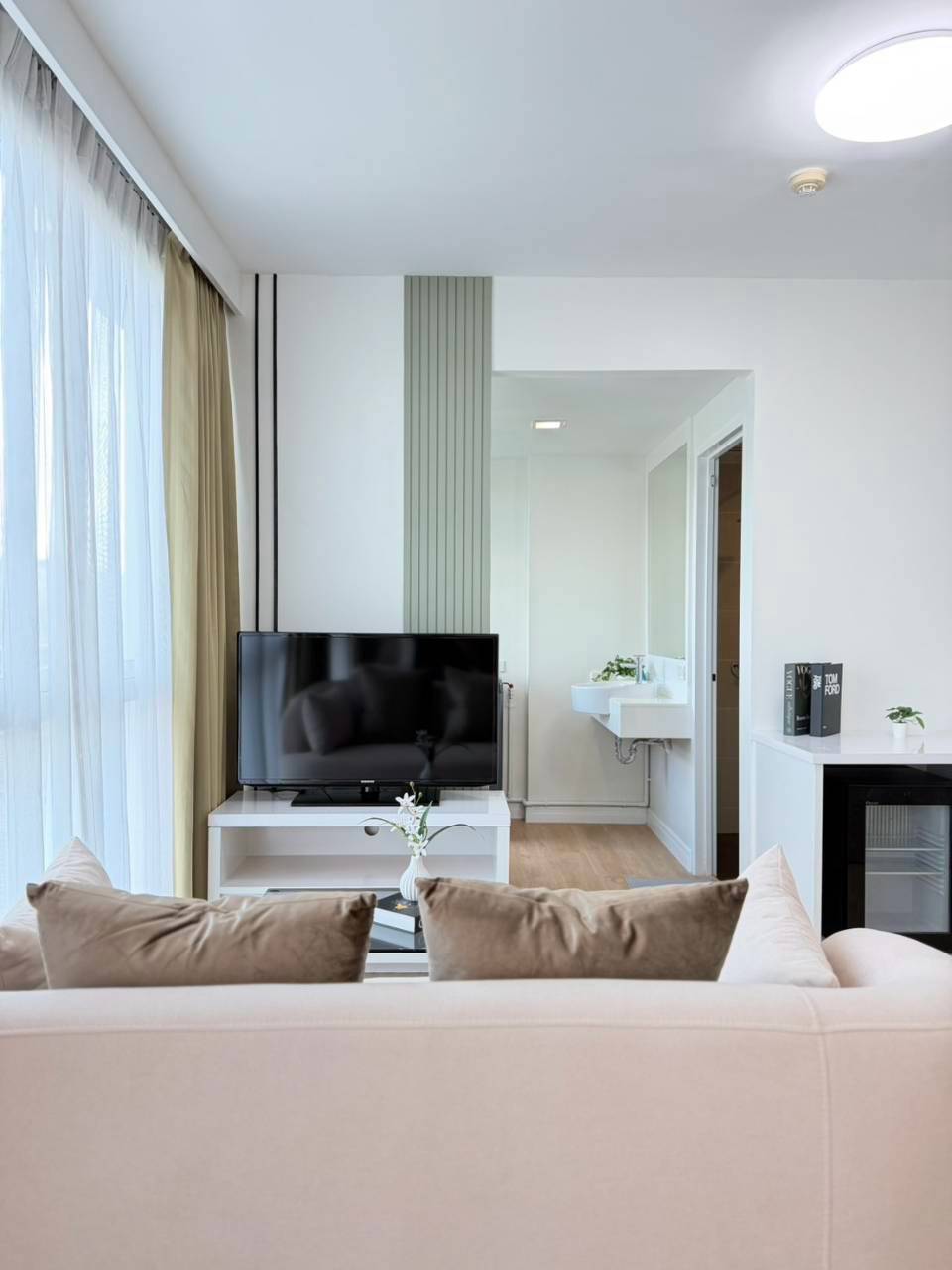 The Wide Condominium WR-04793 7