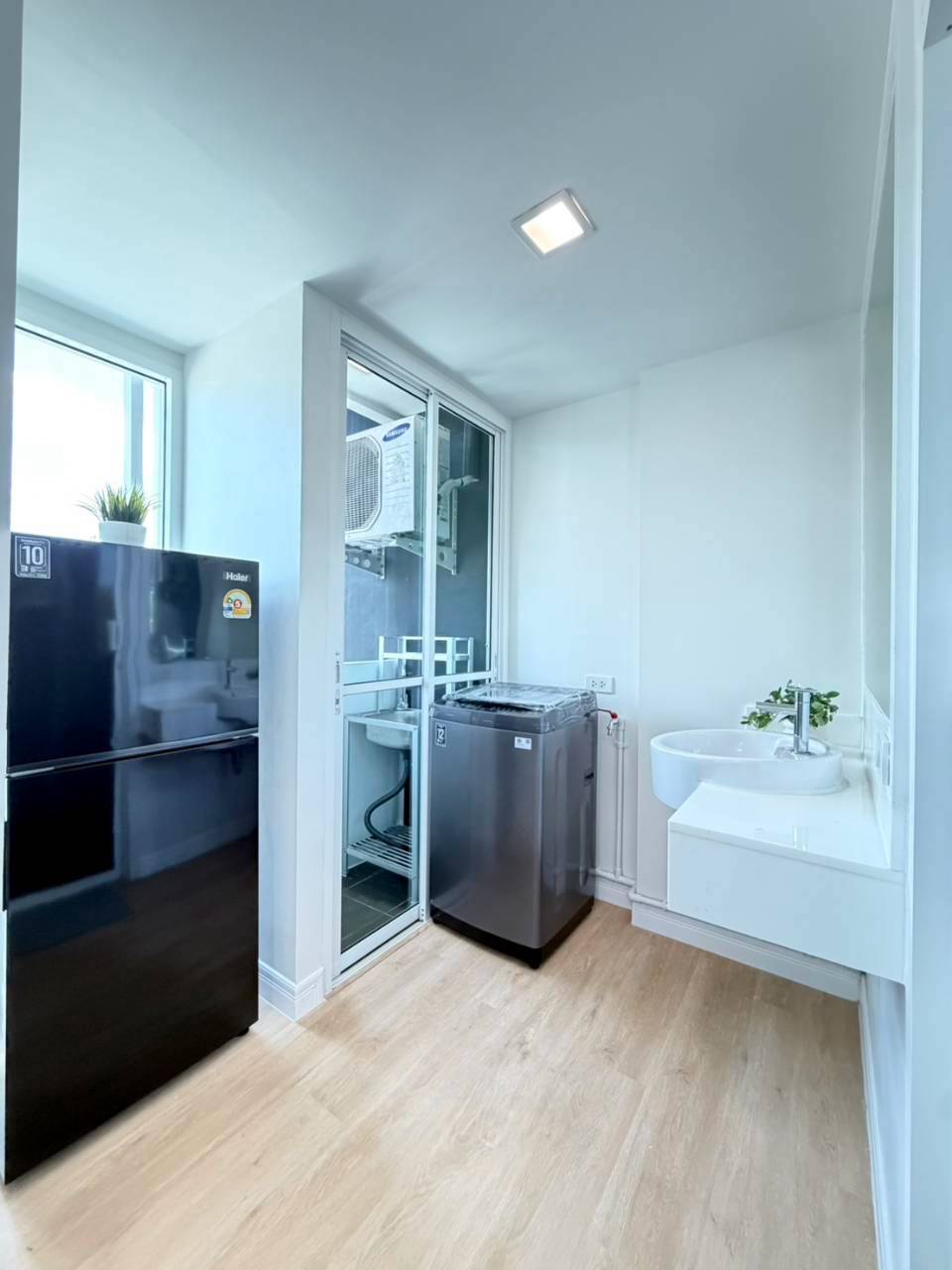 The Wide Condominium WR-04793 9