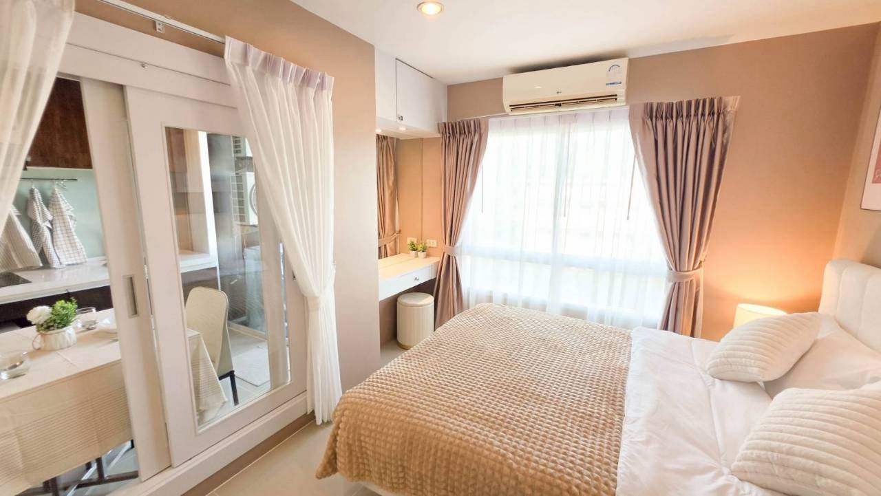 The Scene Condo WR-04794 3