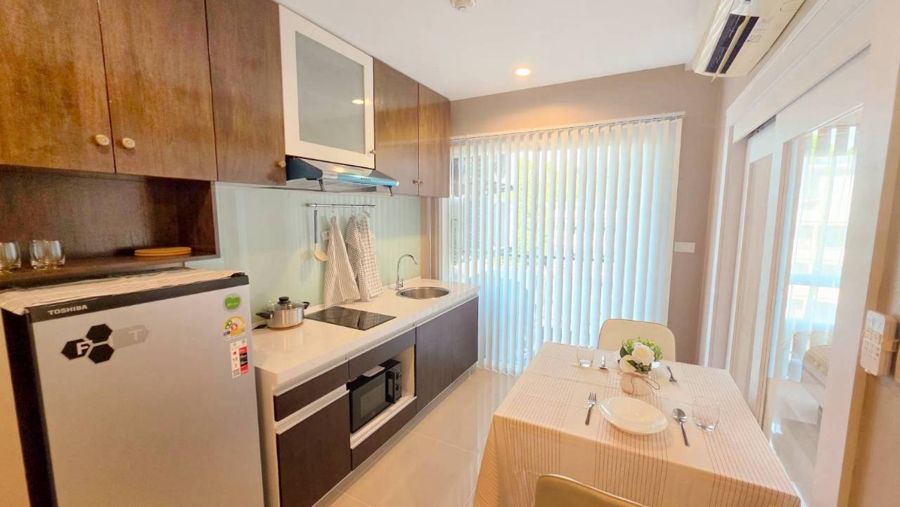 The Scene Condo WR-04794 6