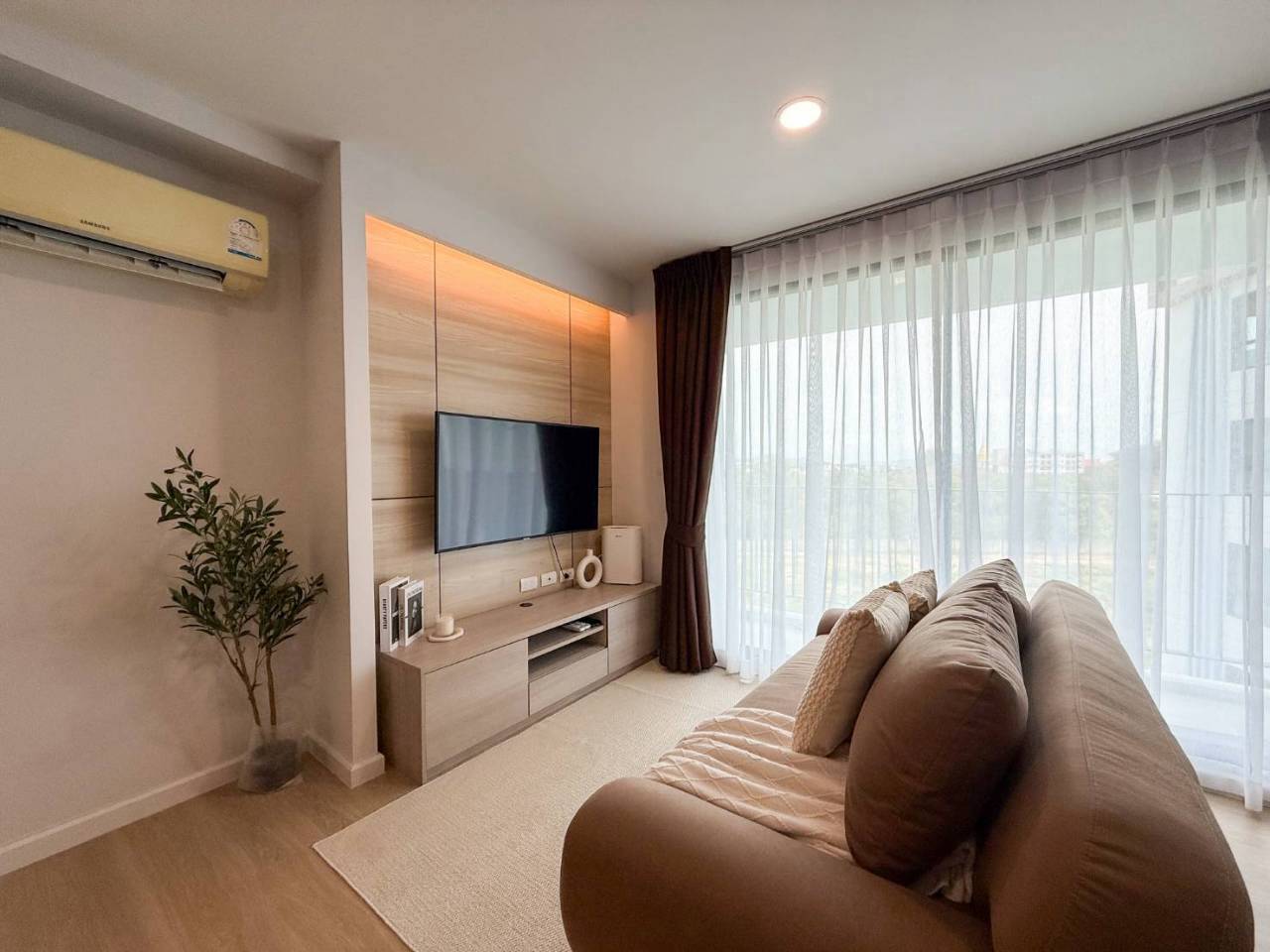 Centrio Condominium WR-04811 2
