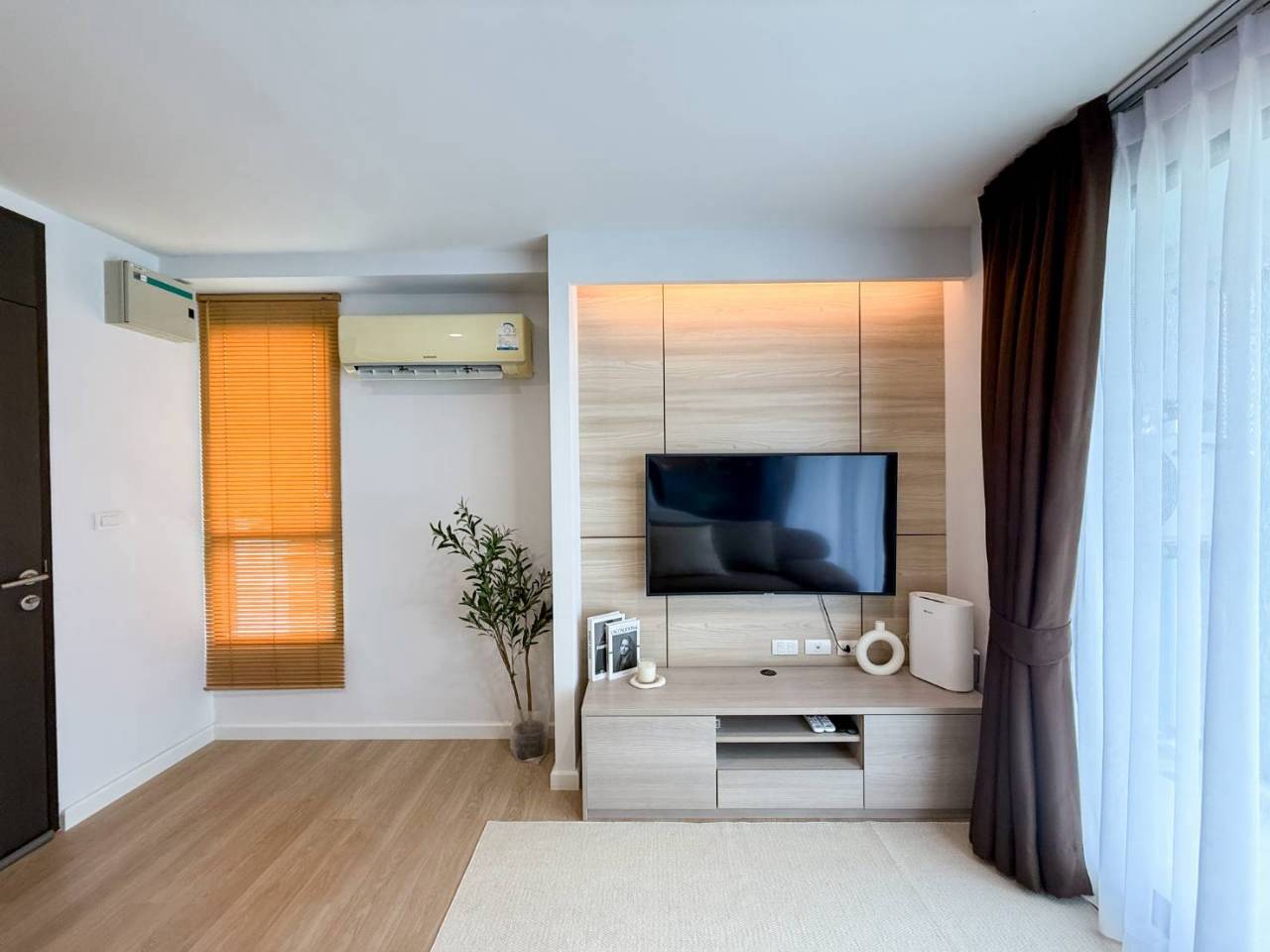 Centrio Condominium WR-04811 8