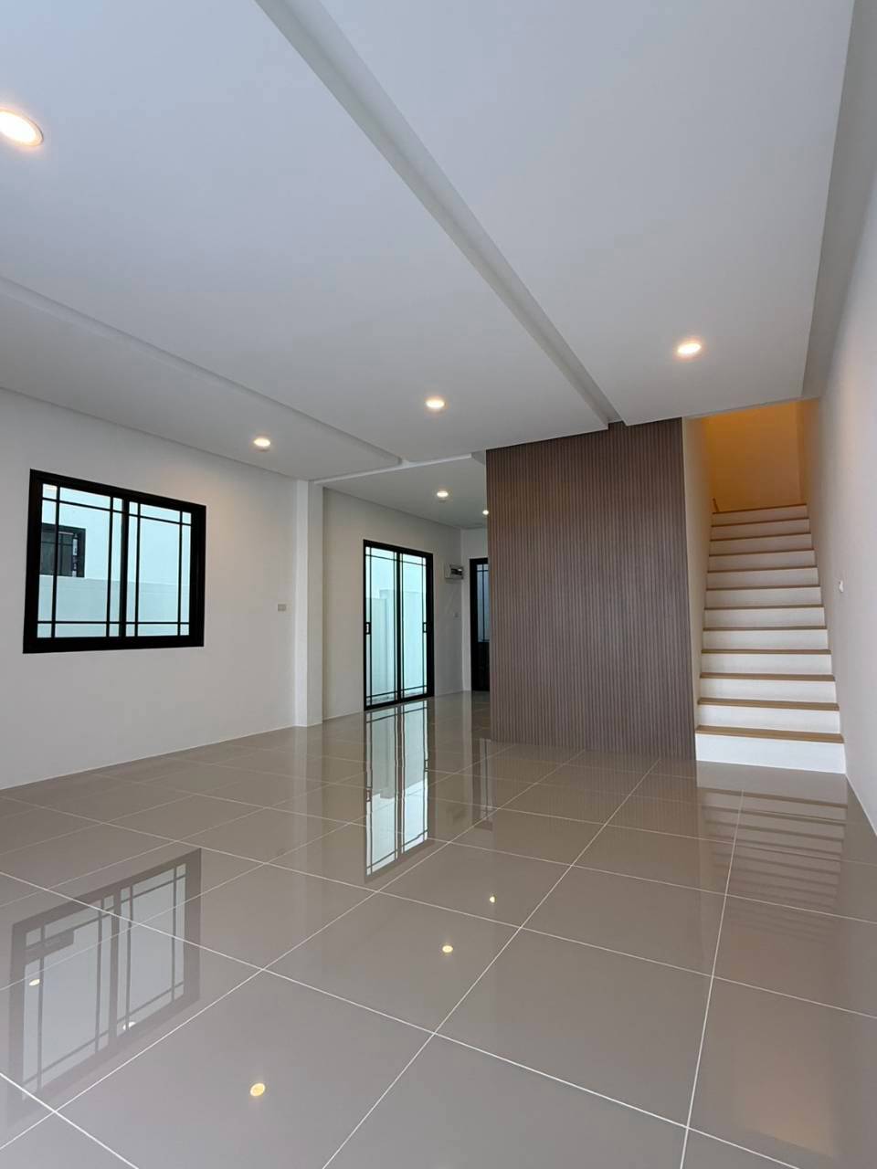 หมู่บ้านจอมทอง WR-04815 2