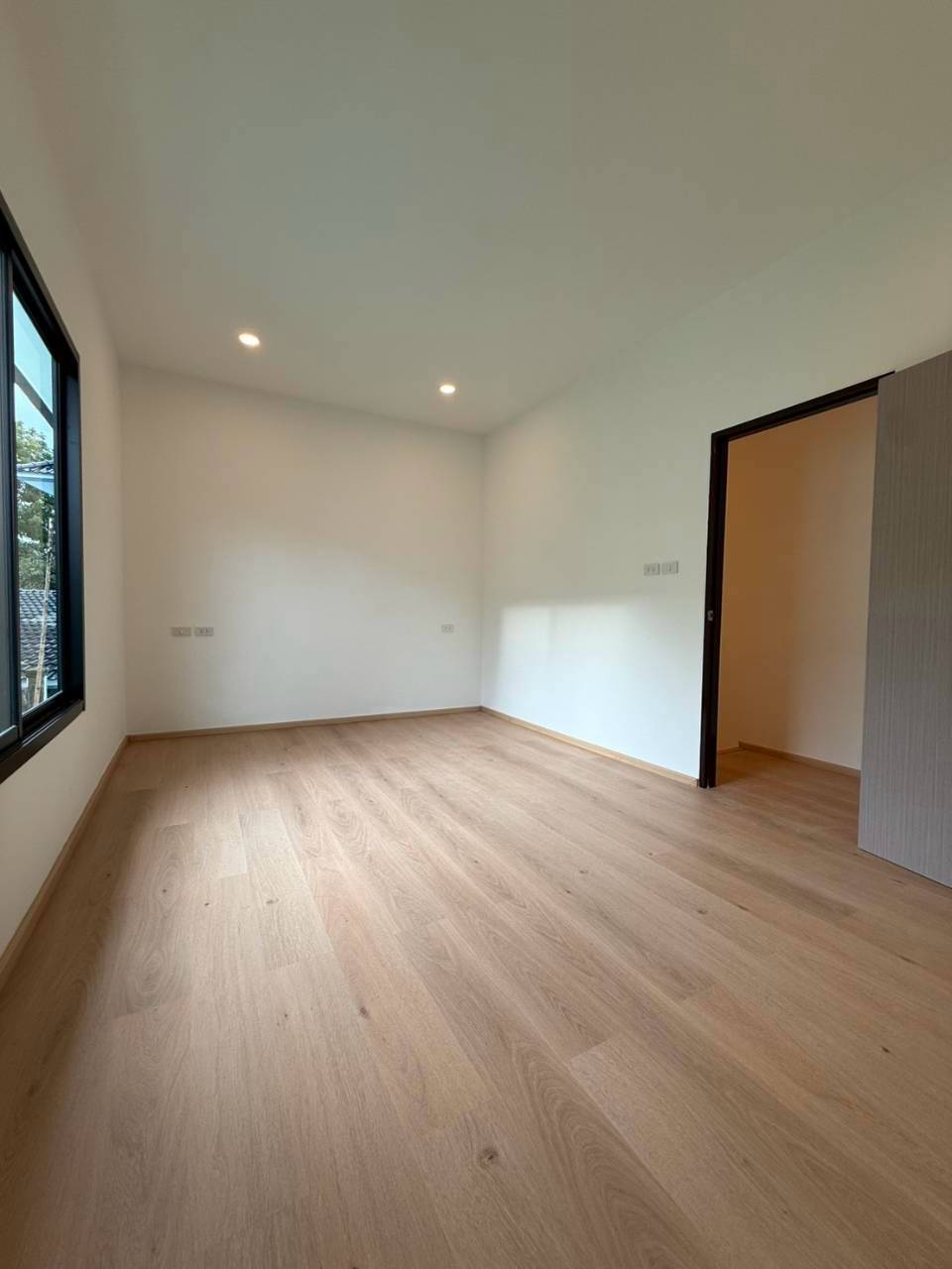 หมู่บ้านจอมทอง WR-04815 9