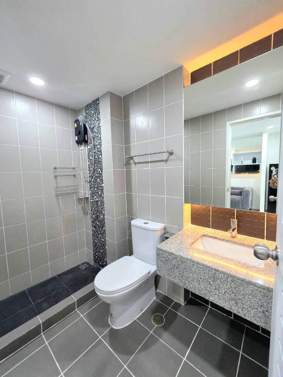 The Scene Condo WR-04851 12