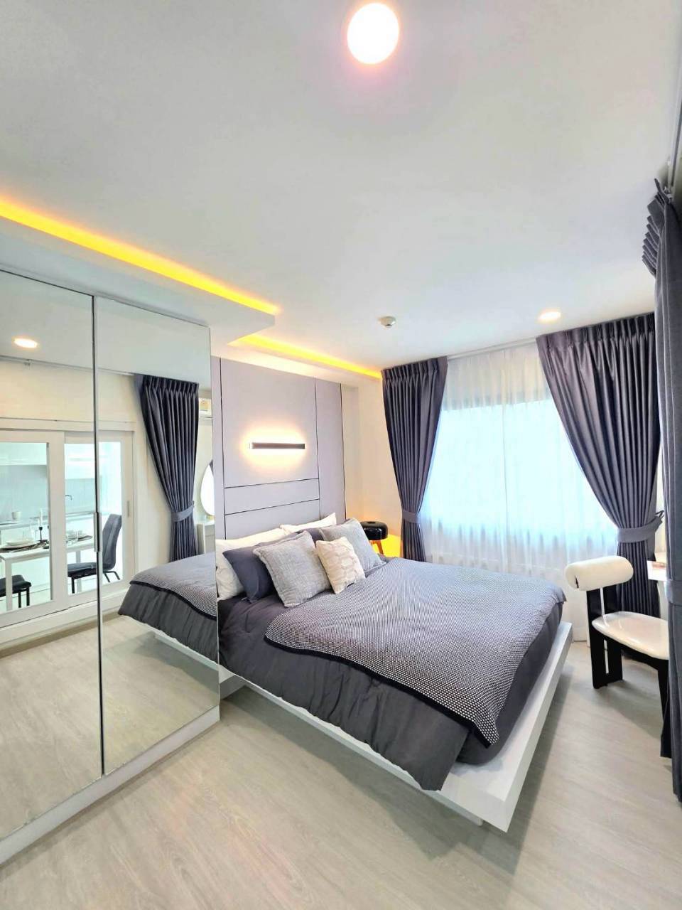 The Scene Condo WR-04851 3