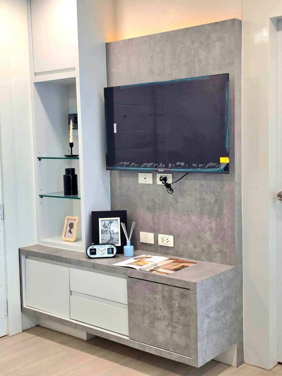 The Scene Condo WR-04851 4
