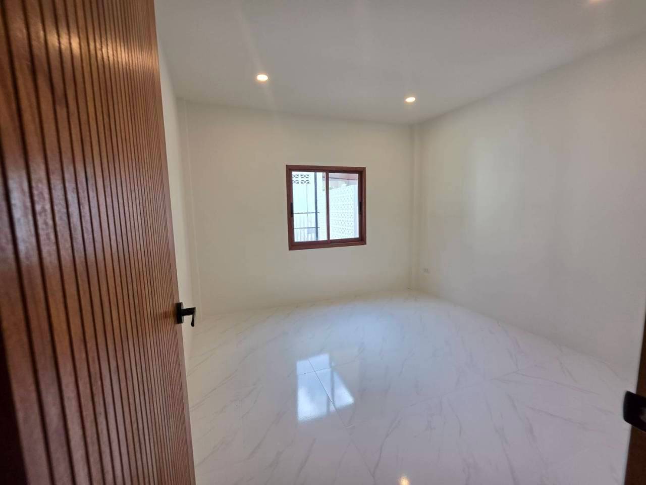 หมู่บ้านรัตนา WR-04854 5