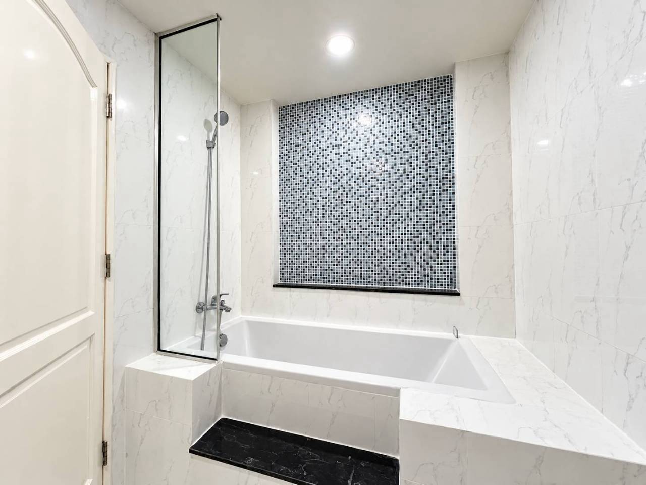 Patong Loft Condominium WR-04860 9