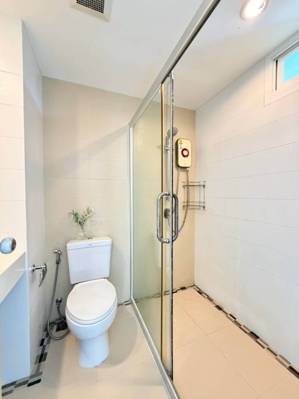 The Light Condominium WR-04878 11