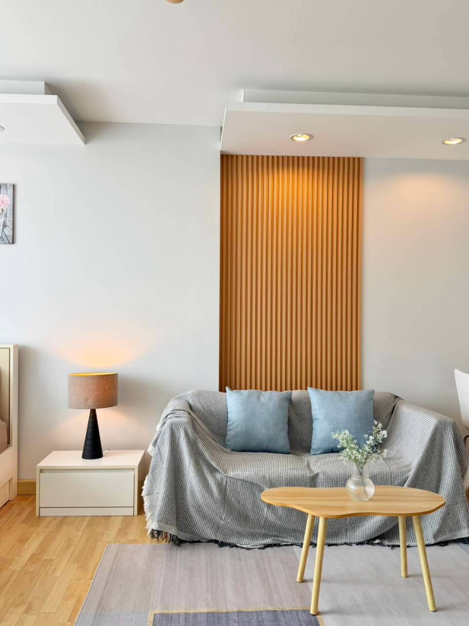 The Light Condominium WR-04878 2