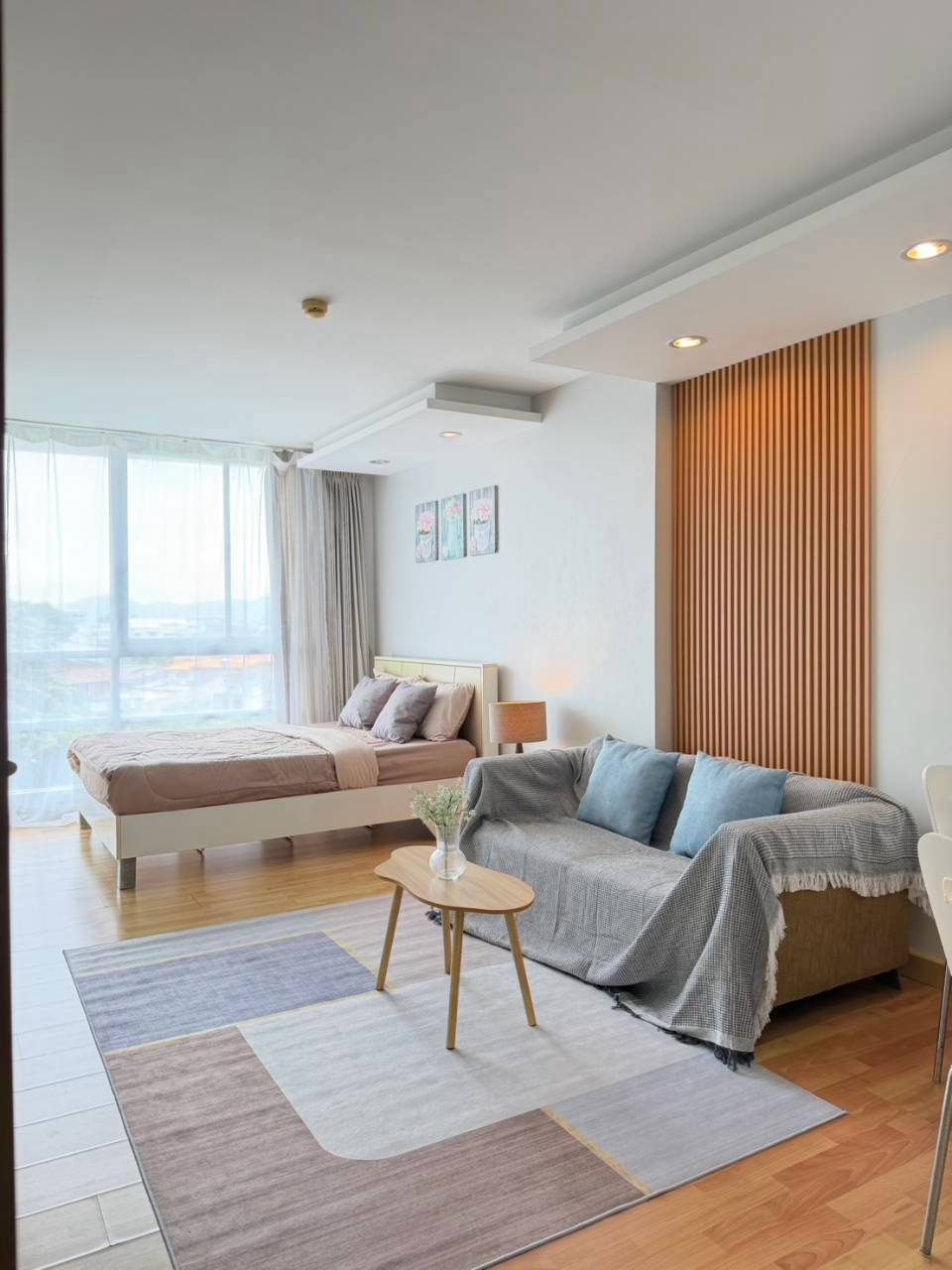 The Light Condominium WR-04878 5