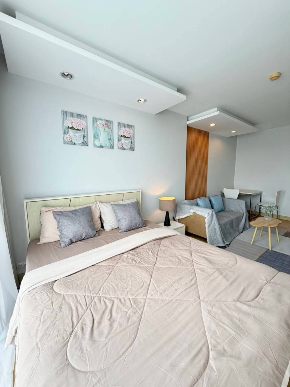 The Light Condominium WR-04878 6