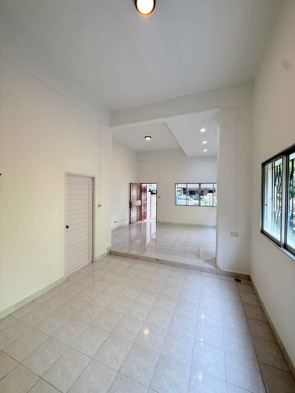 หมู่บ้านเทพสตรี WR-04888 3