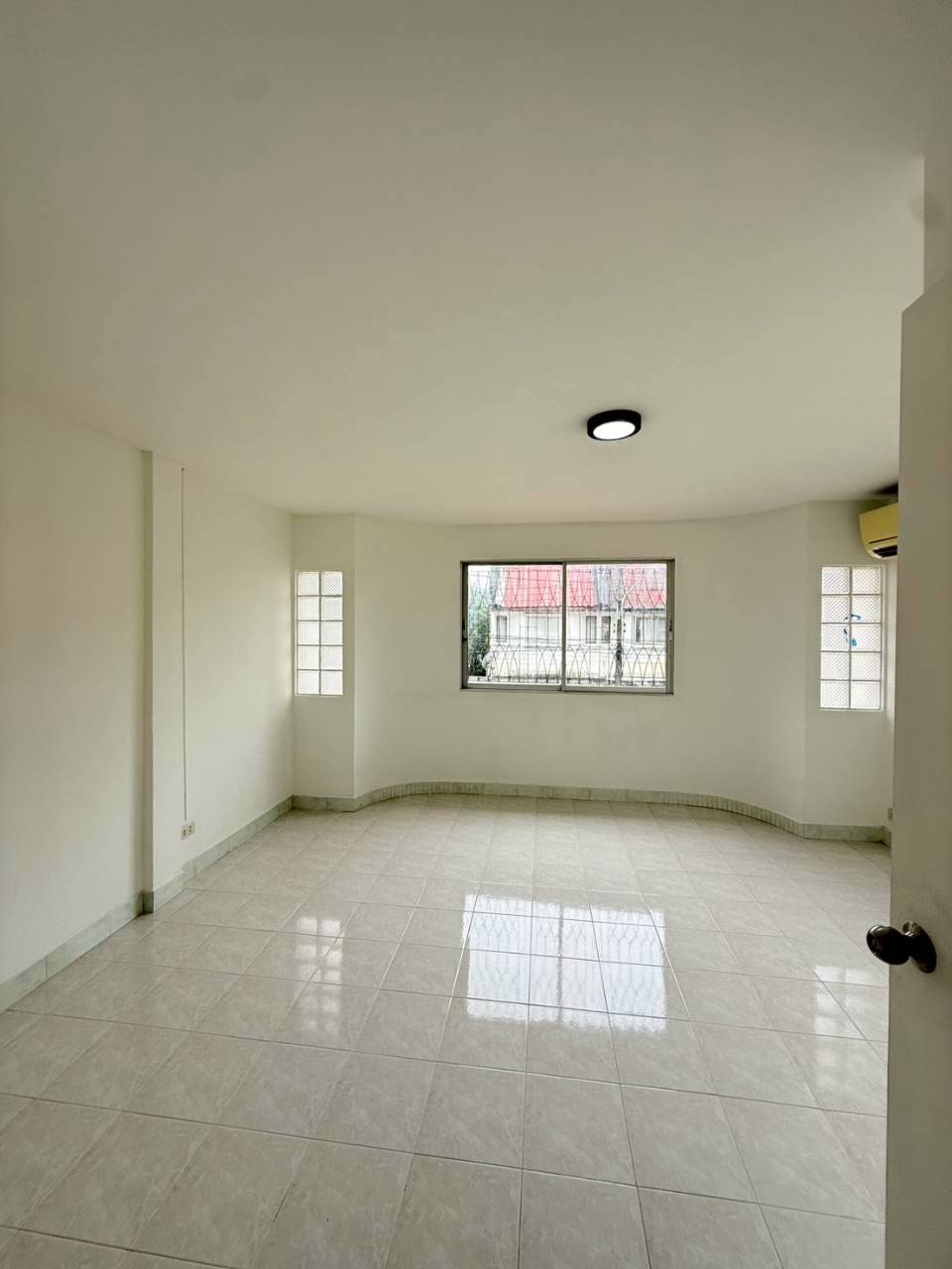หมู่บ้านเทพสตรี WR-04888 7