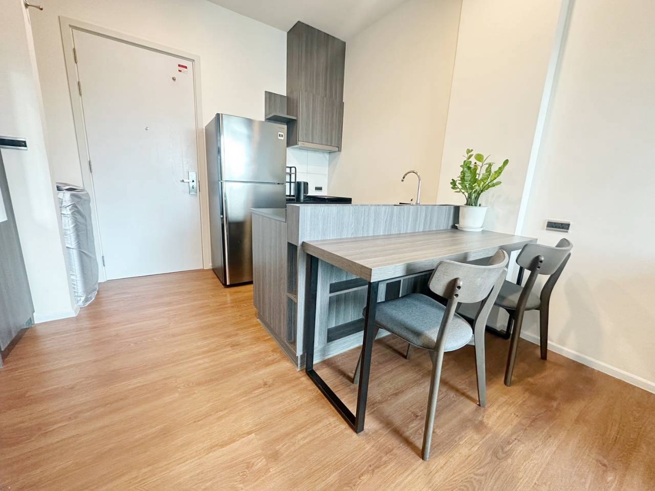 Space Condo WR-04903 5