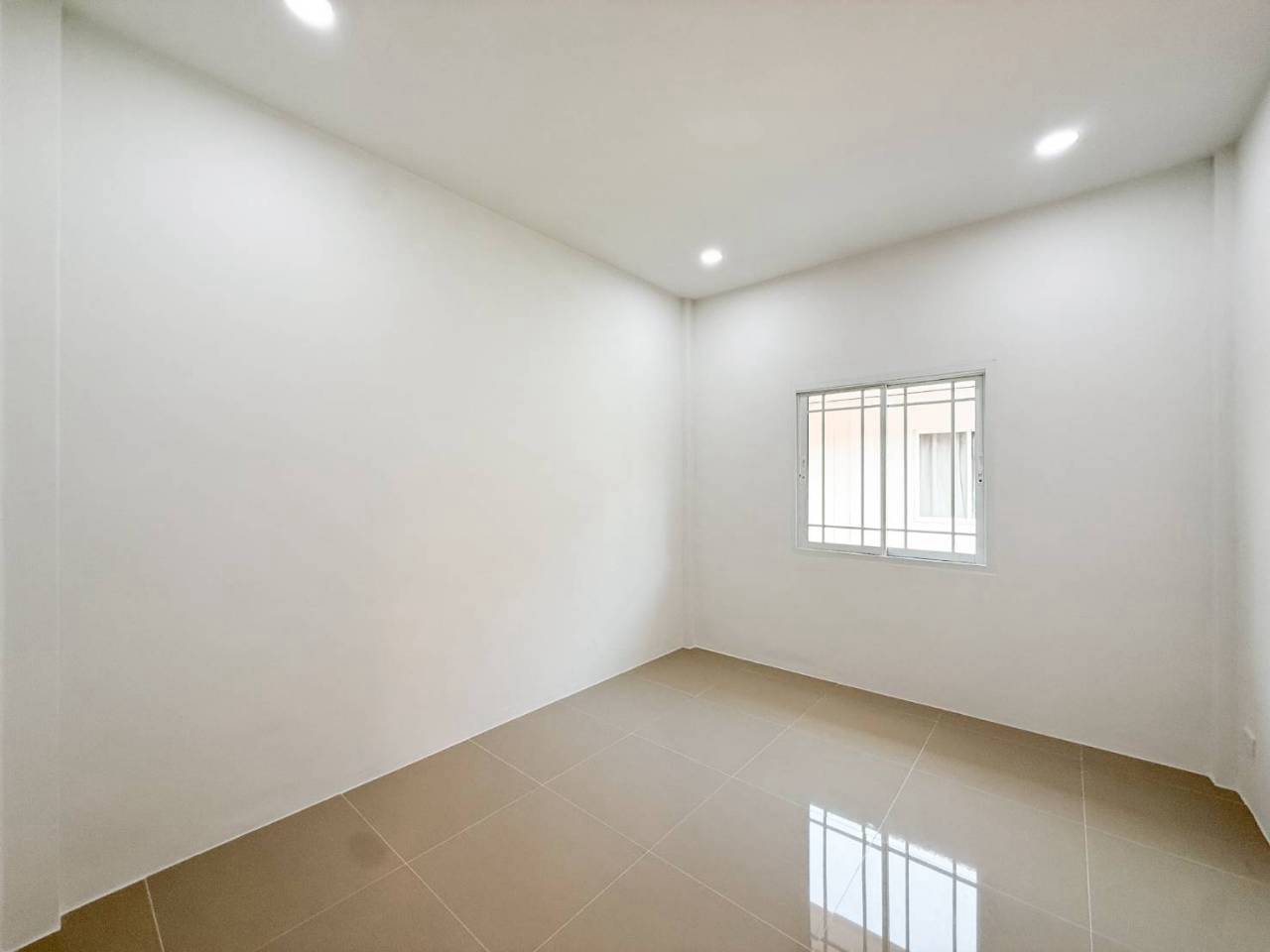 หมู่บ้านพนาสนธิ์ เรสซิเด้นท์ WR-04738 4