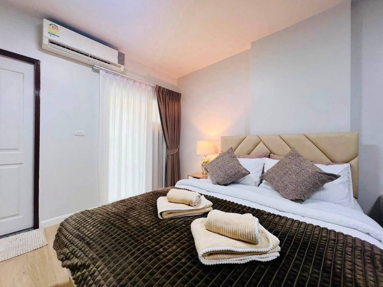 Phanason The Green Place Condominium WR-04919 5