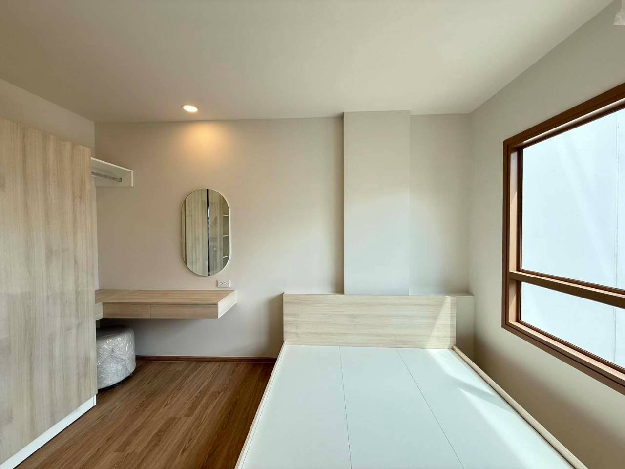 Escent Phuket WR-04930 4