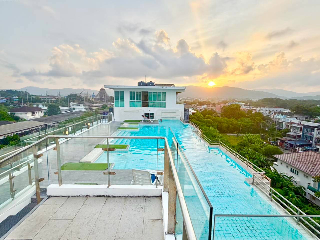 The Wide Condominium WR-04937 10