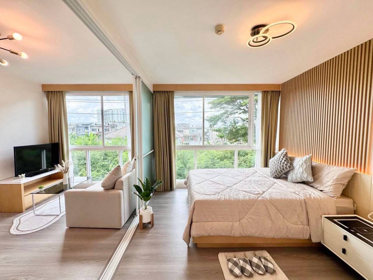 The Wide Condominium WR-04937 2