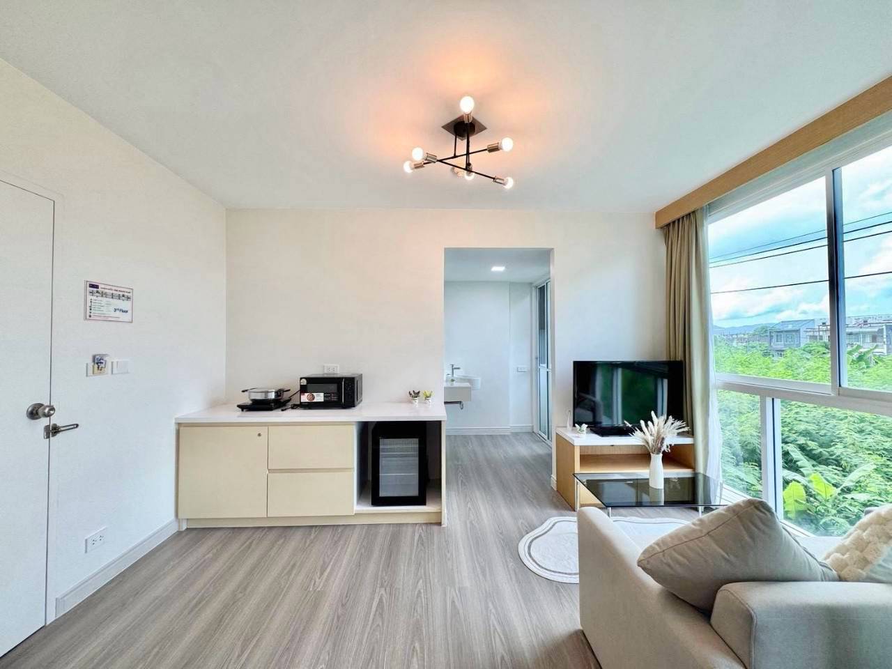 The Wide Condominium WR-04937 3