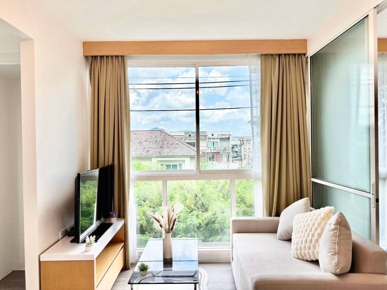 The Wide Condominium WR-04937 7