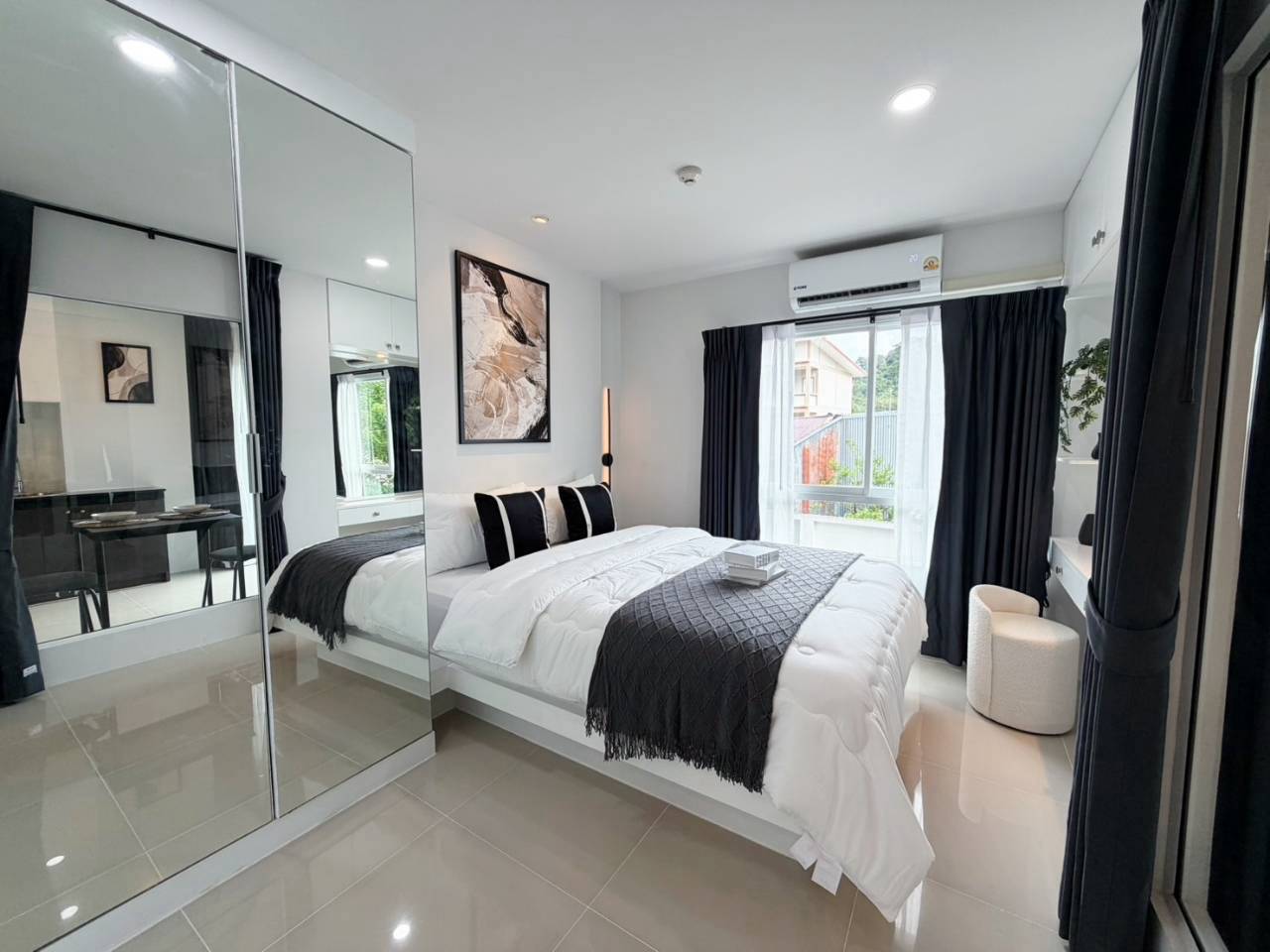 The Scene Condo WR-04952 10