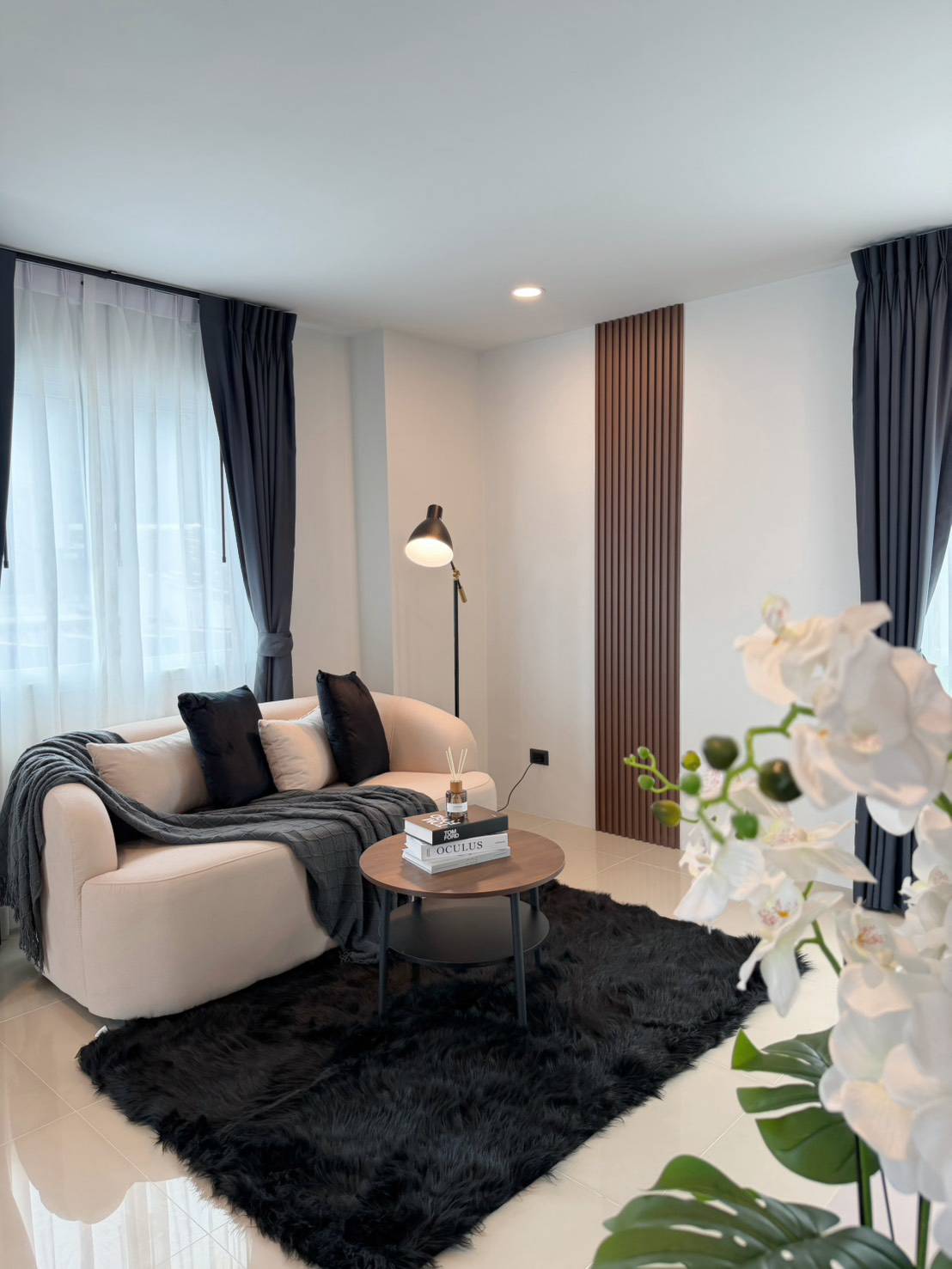 The Scene Condo WR-04952 2