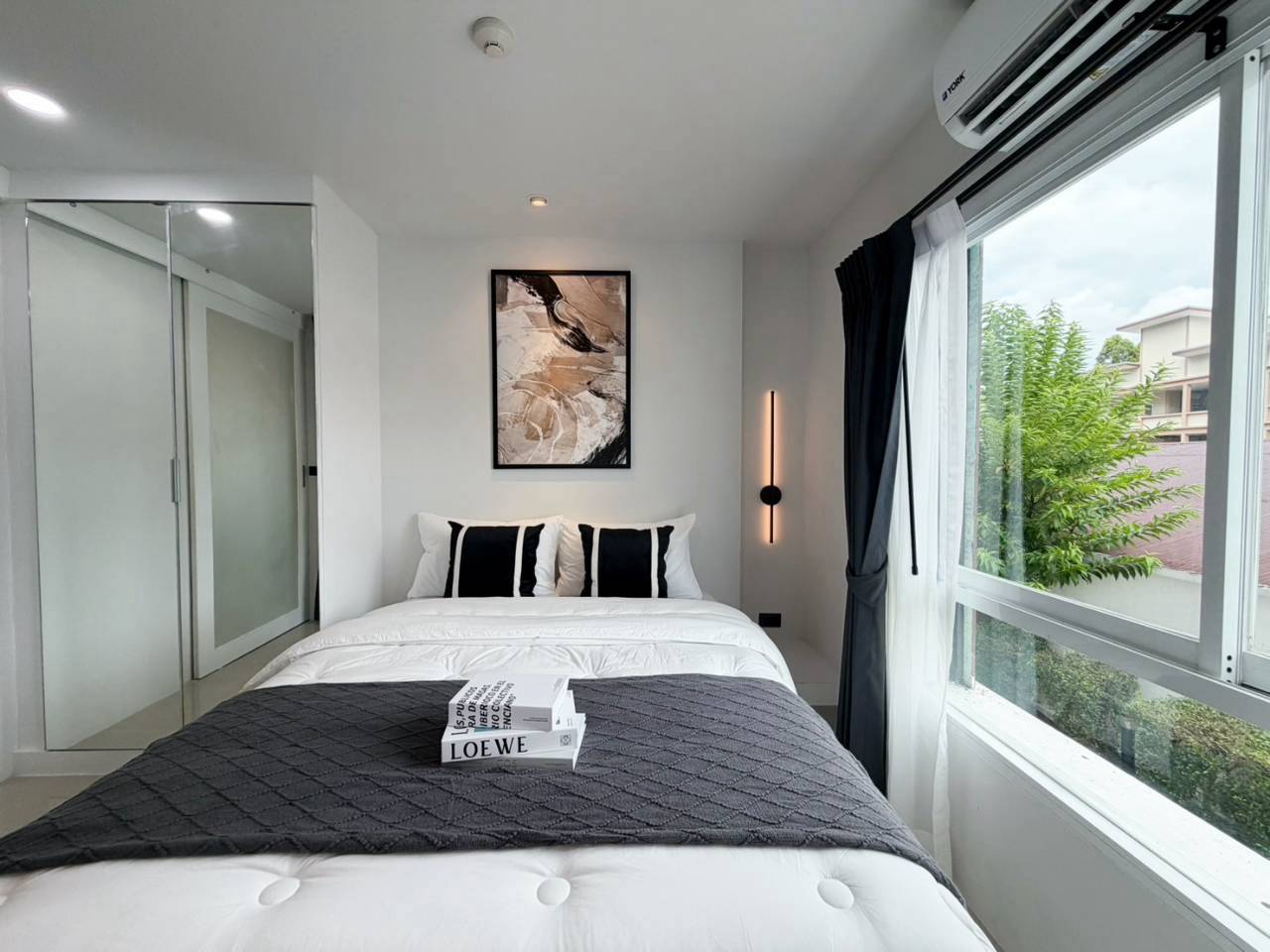 The Scene Condo WR-04952 9
