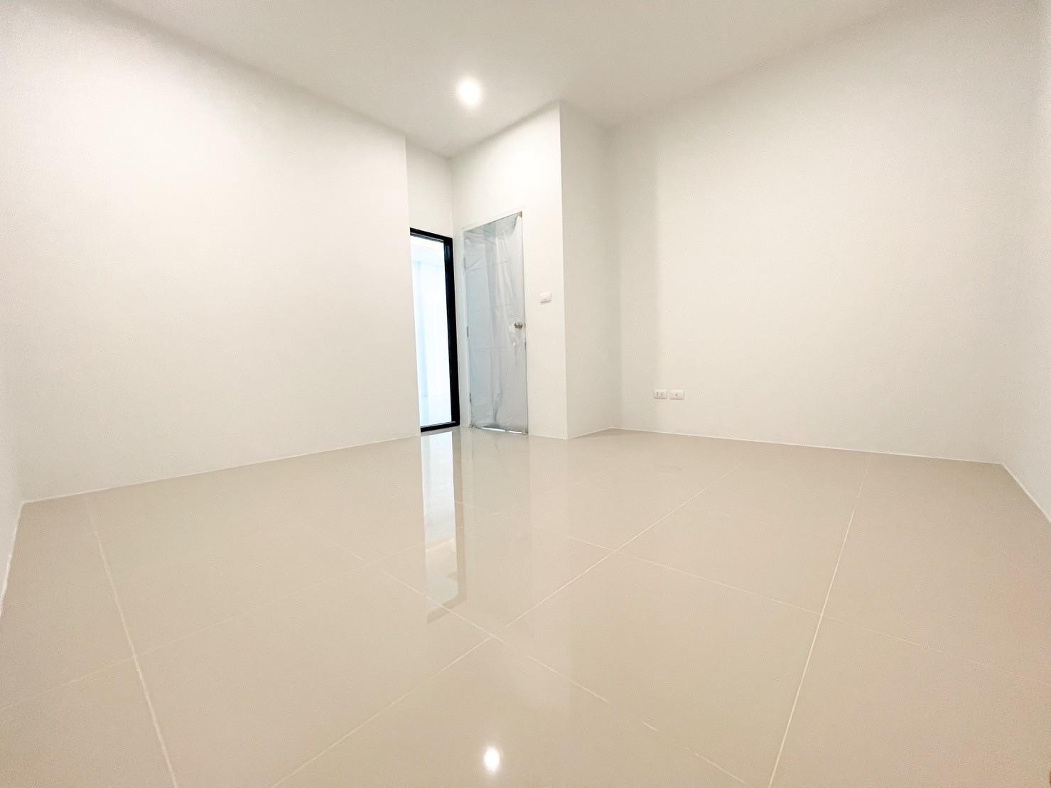 บ้านทาวน์โฮม สไตล์อังกฤษ WR-01585 6