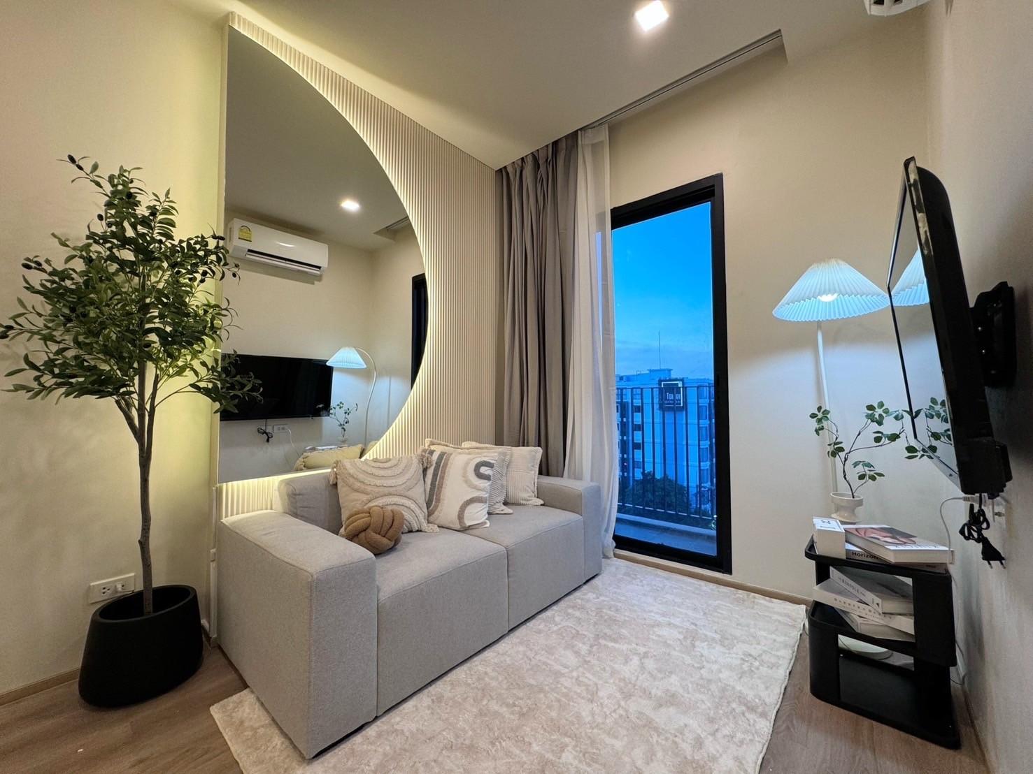 DLUX Condominium WR-02005 1