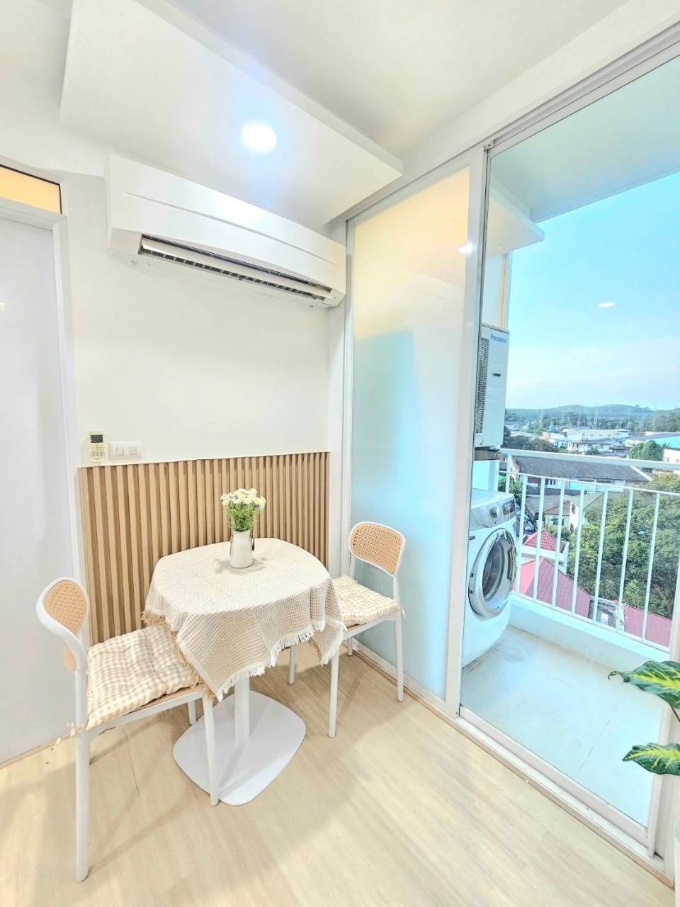 The Light Condominium WR-02763 5