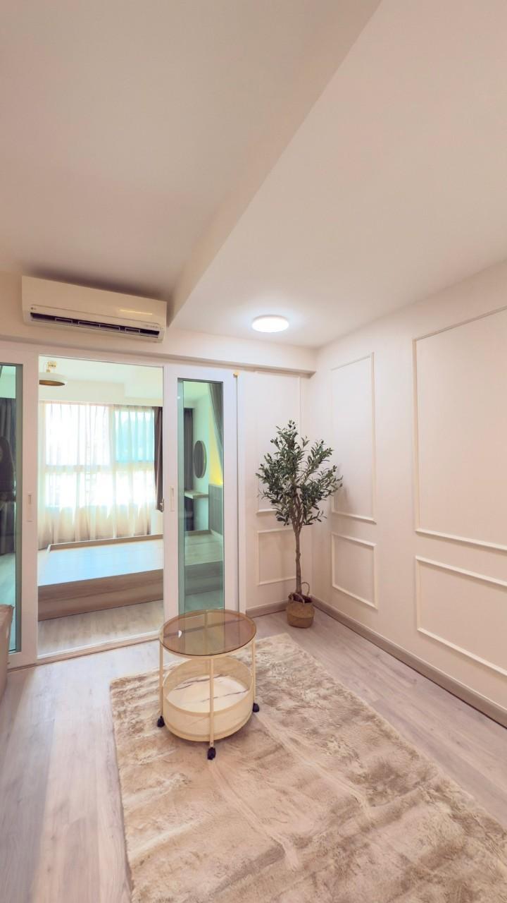 The Royal Place WR-02785 1