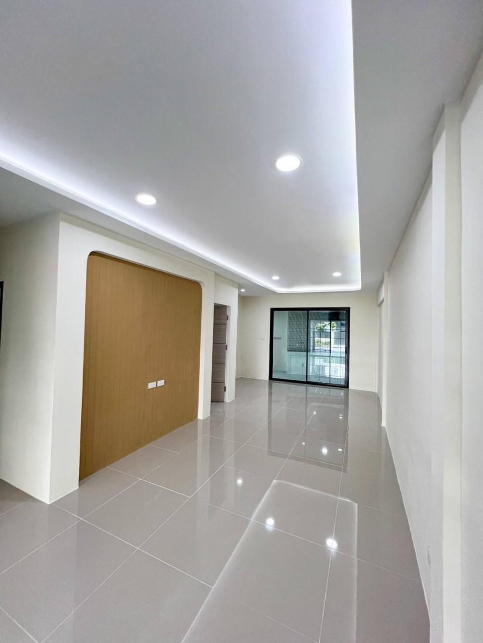 หมู่บ้านเทพนิมิตร ฉลอง WR-02797 3