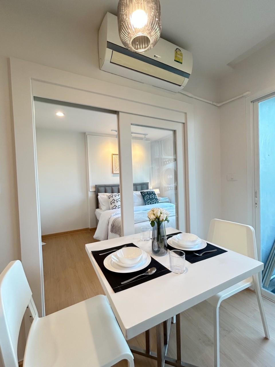 The Scene Condo WR-02859 5