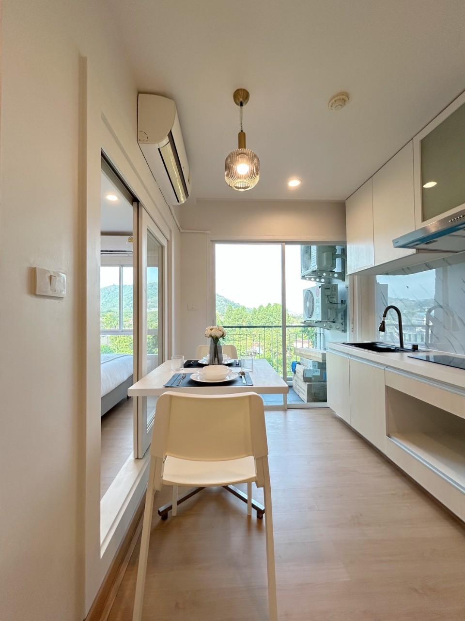 The Scene Condo WR-02859 7