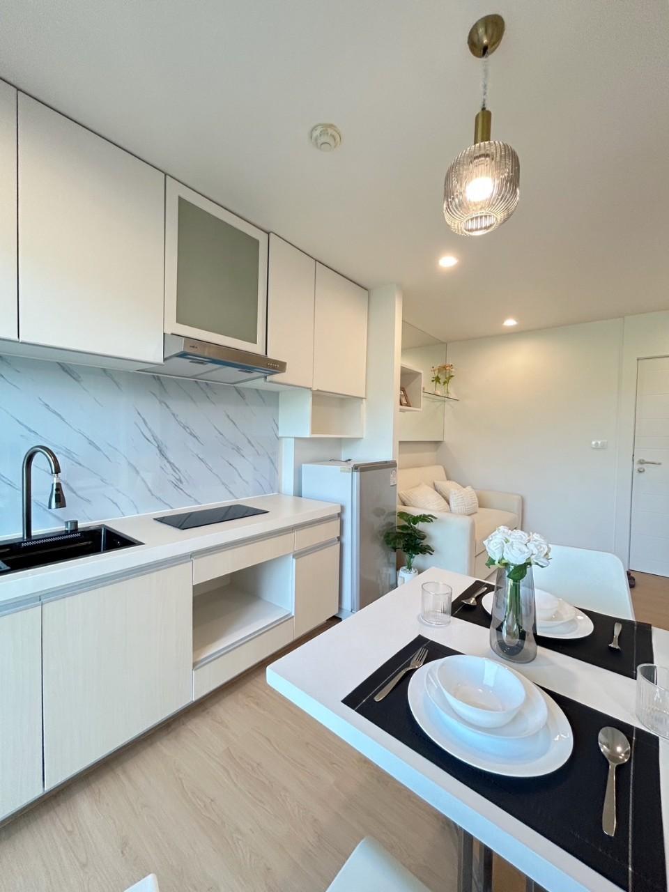 The Scene Condo WR-02859 9