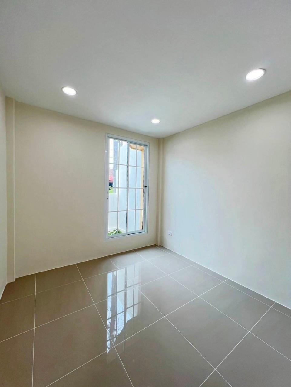 หมู่บ้านอิรวดี บายพาส WR-02902 4