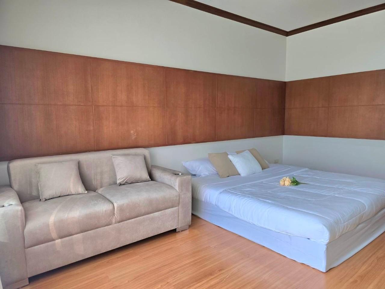 Phanason The Green Place Condominium WR-02906 1