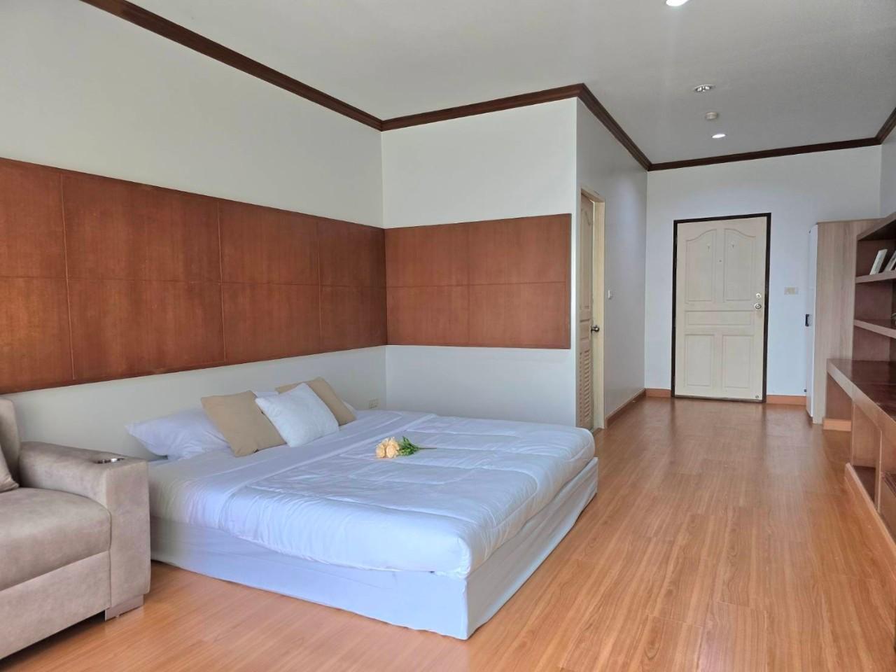 Phanason The Green Place Condominium WR-02906 3