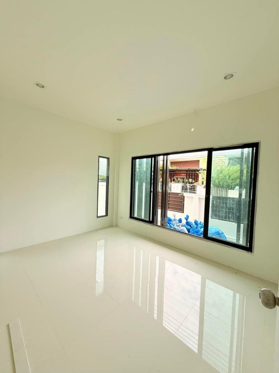 หมู่บ้านพร้อมพันธ์ บีทาวน์ WR-02908 3